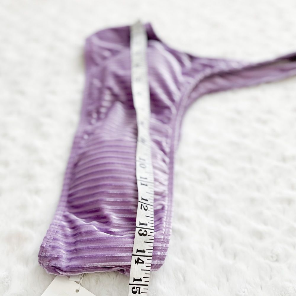 NWT- DIPPIN DAISY’S Fuego Lavender One Shoulder Faux Velvet Bikini Top - Picture 9 of 10